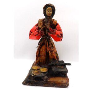 Viejita Papel Mache Woman Kneeling Cooking Tortillas 9x7½x5½ Paper Mache Mexico